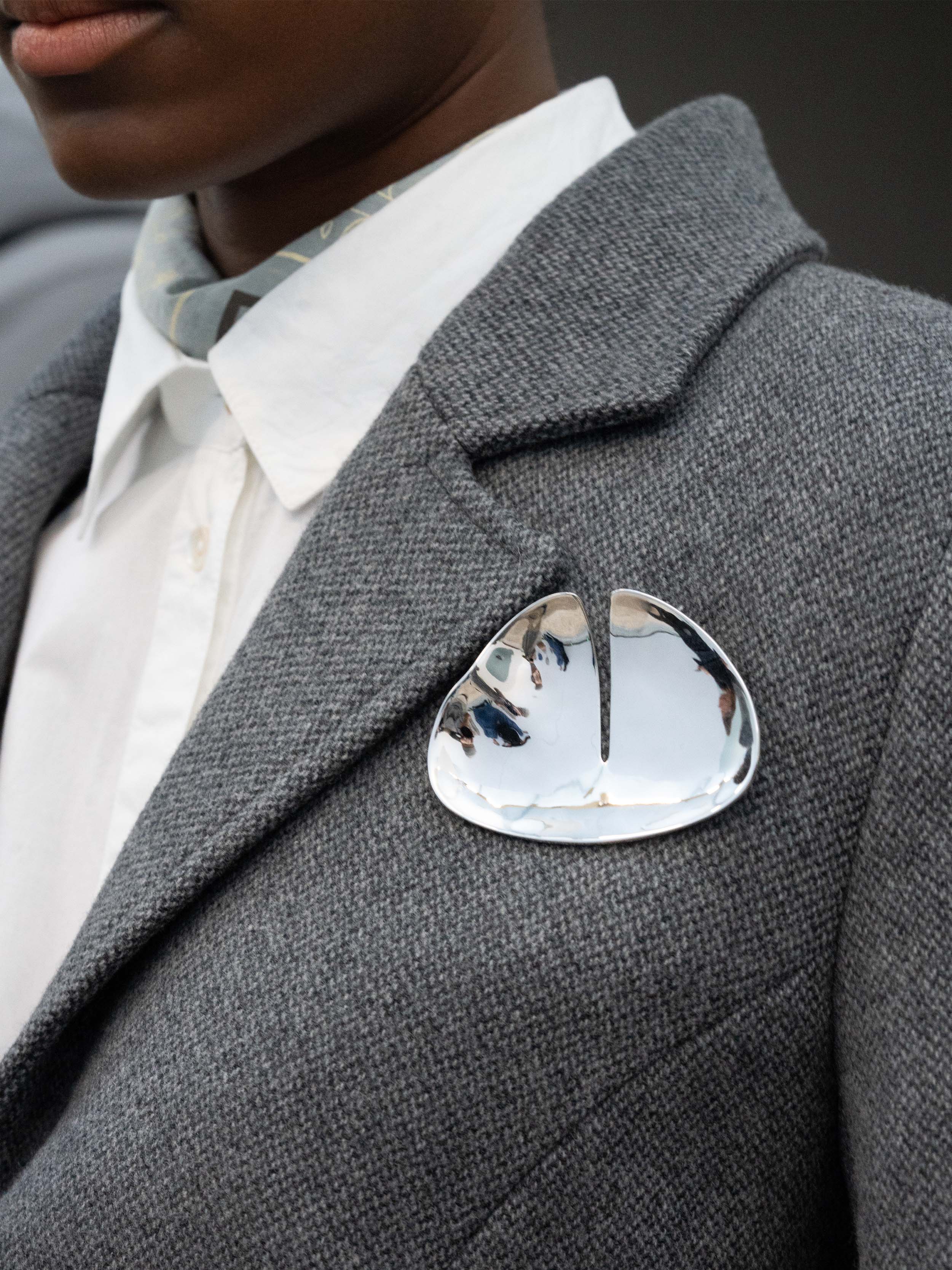 KINRADEN APS FLORIS BROOCH Brooch