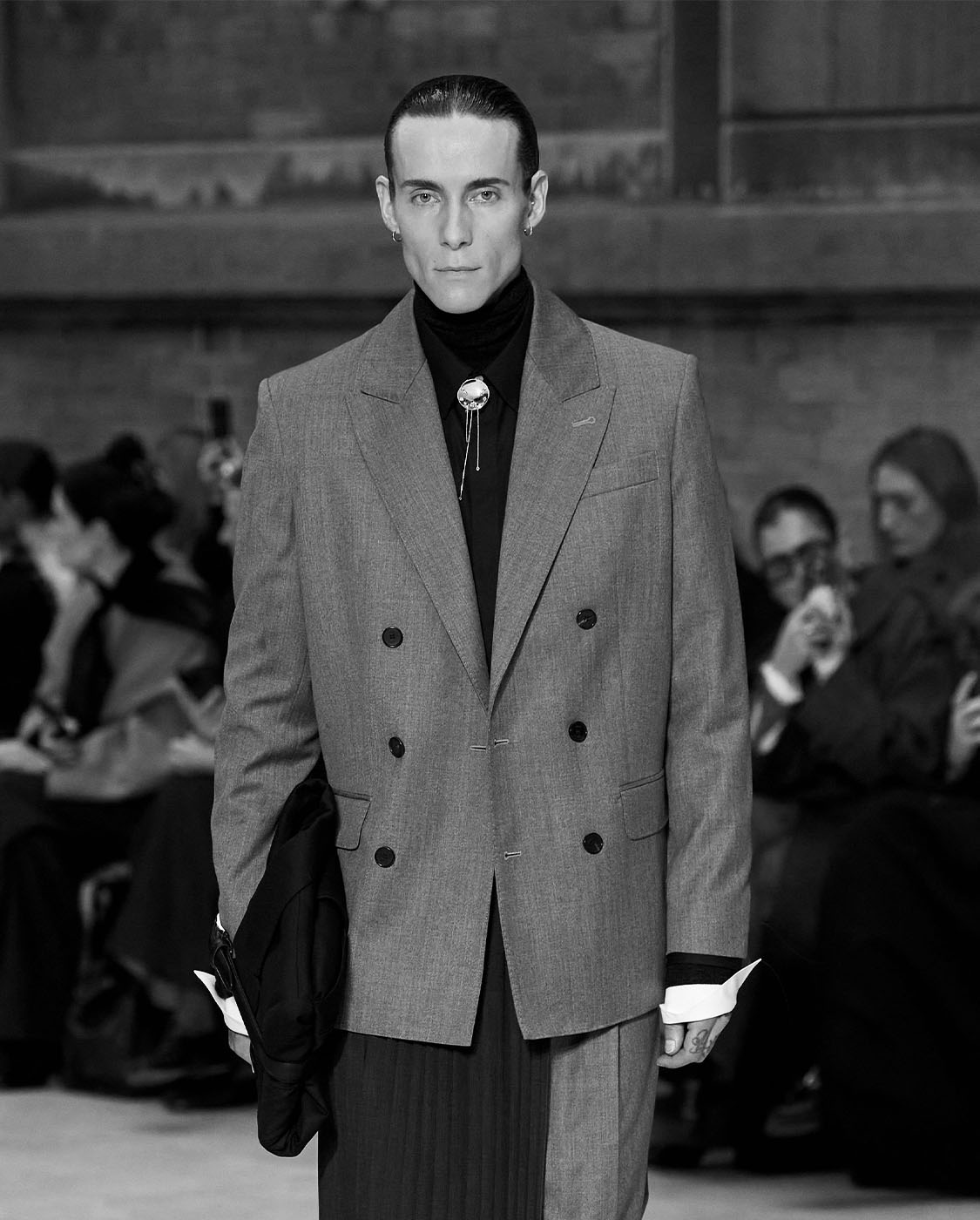 MKDT RUNWAY - WEARING KINRADEN