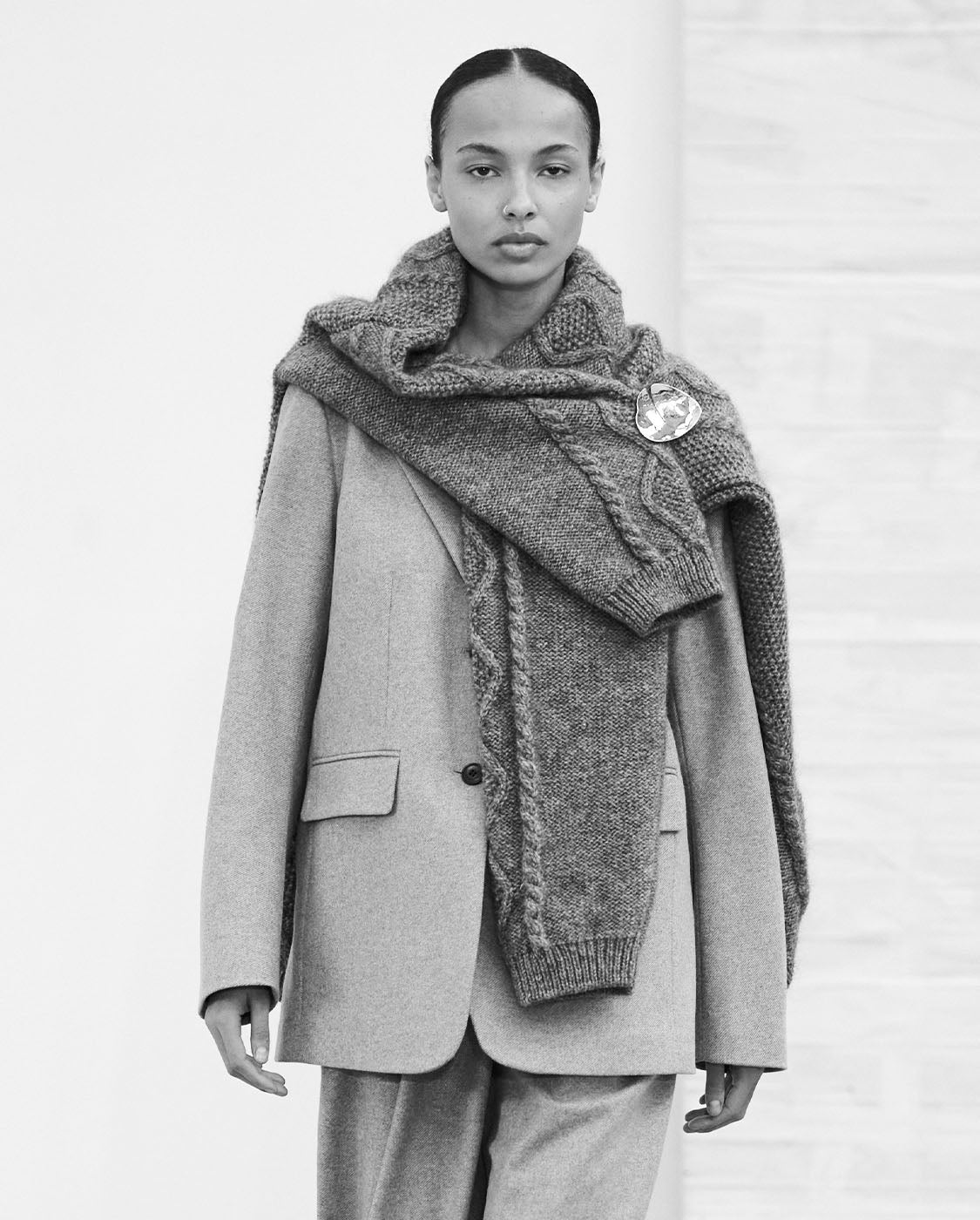 SKALL RUNWAY - WEARING KINRADEN