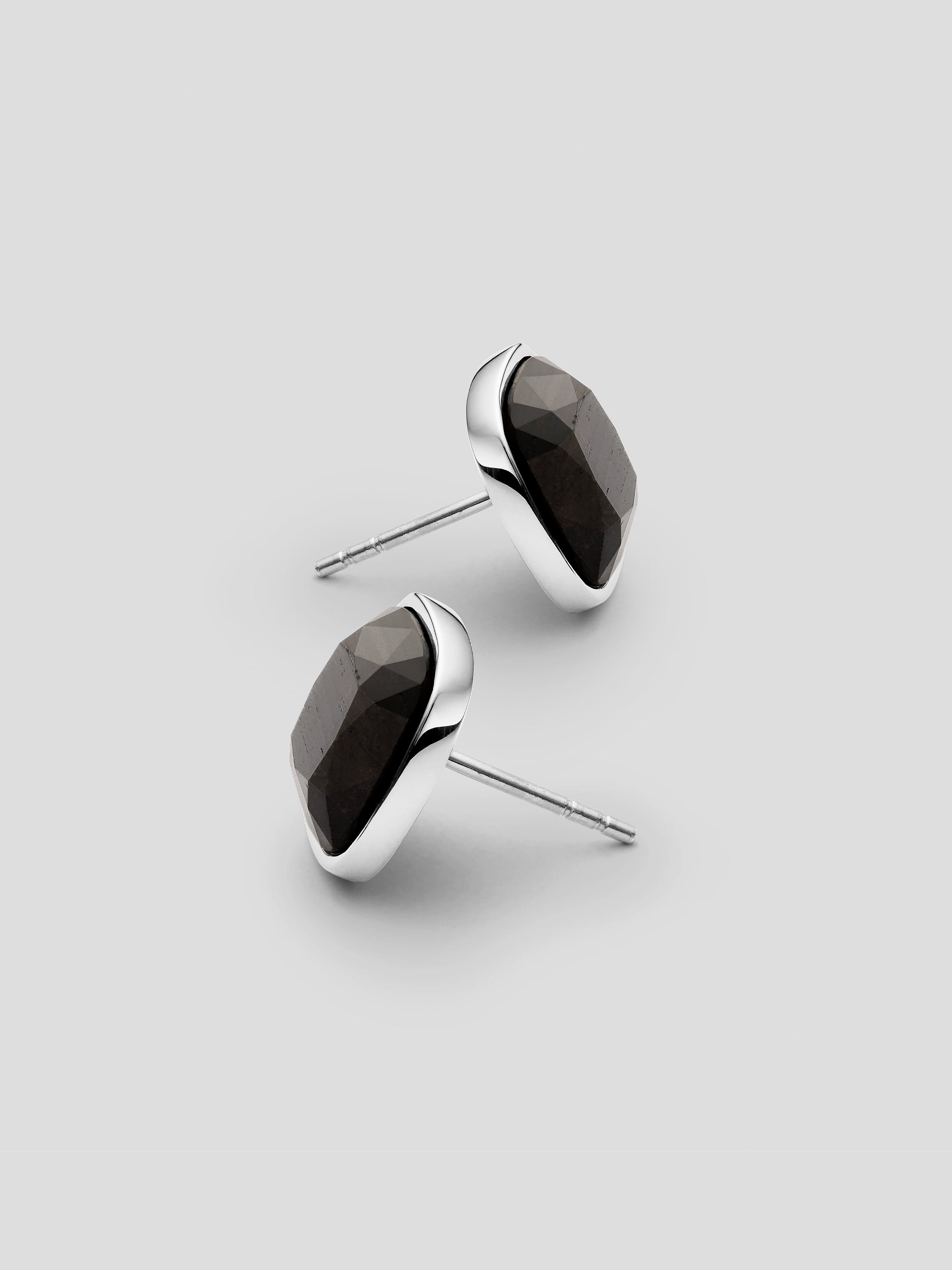 AND I ØRERING