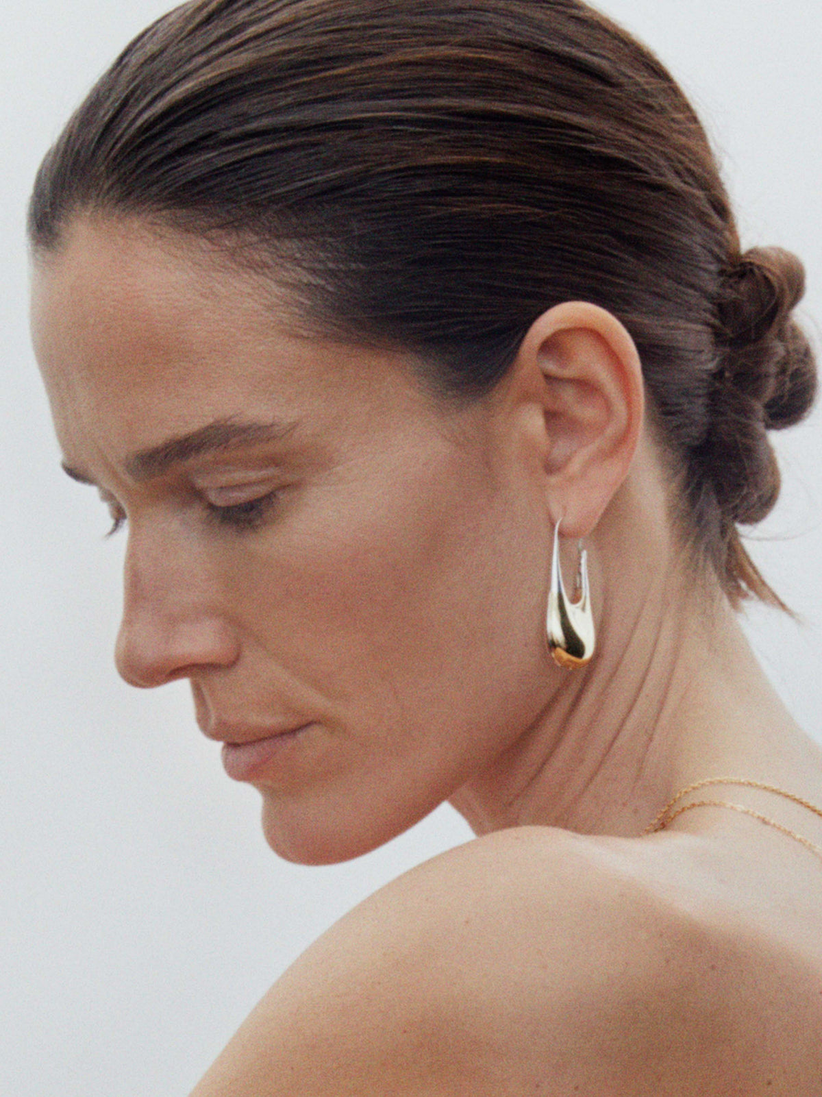 Doric Earring Medium 'Gemini' in gold, alternate product view 6