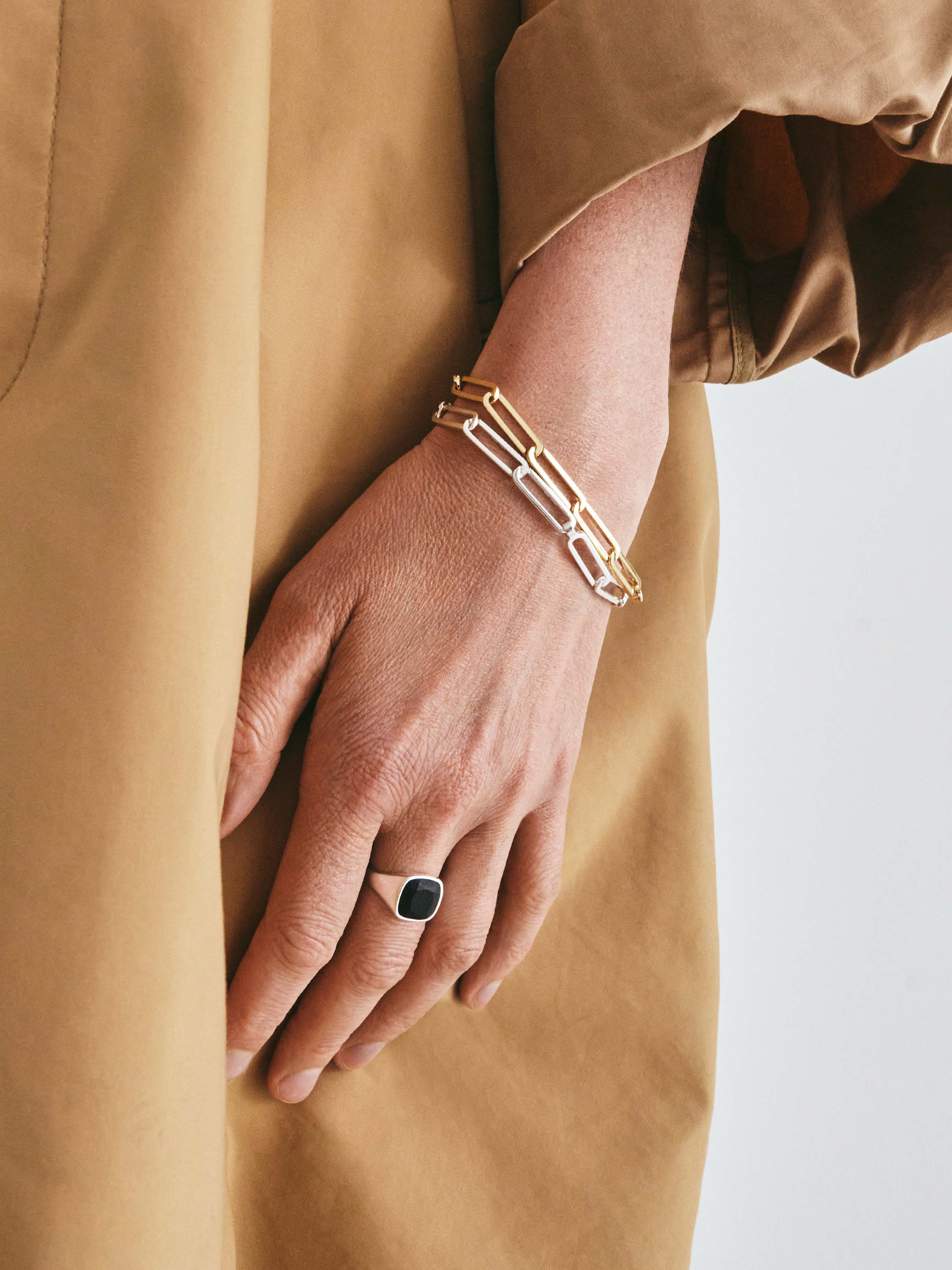 KINRADEN APS INHALING HIM MEDIUM Bracelet - 18k gold, 1 silver link Bracelets