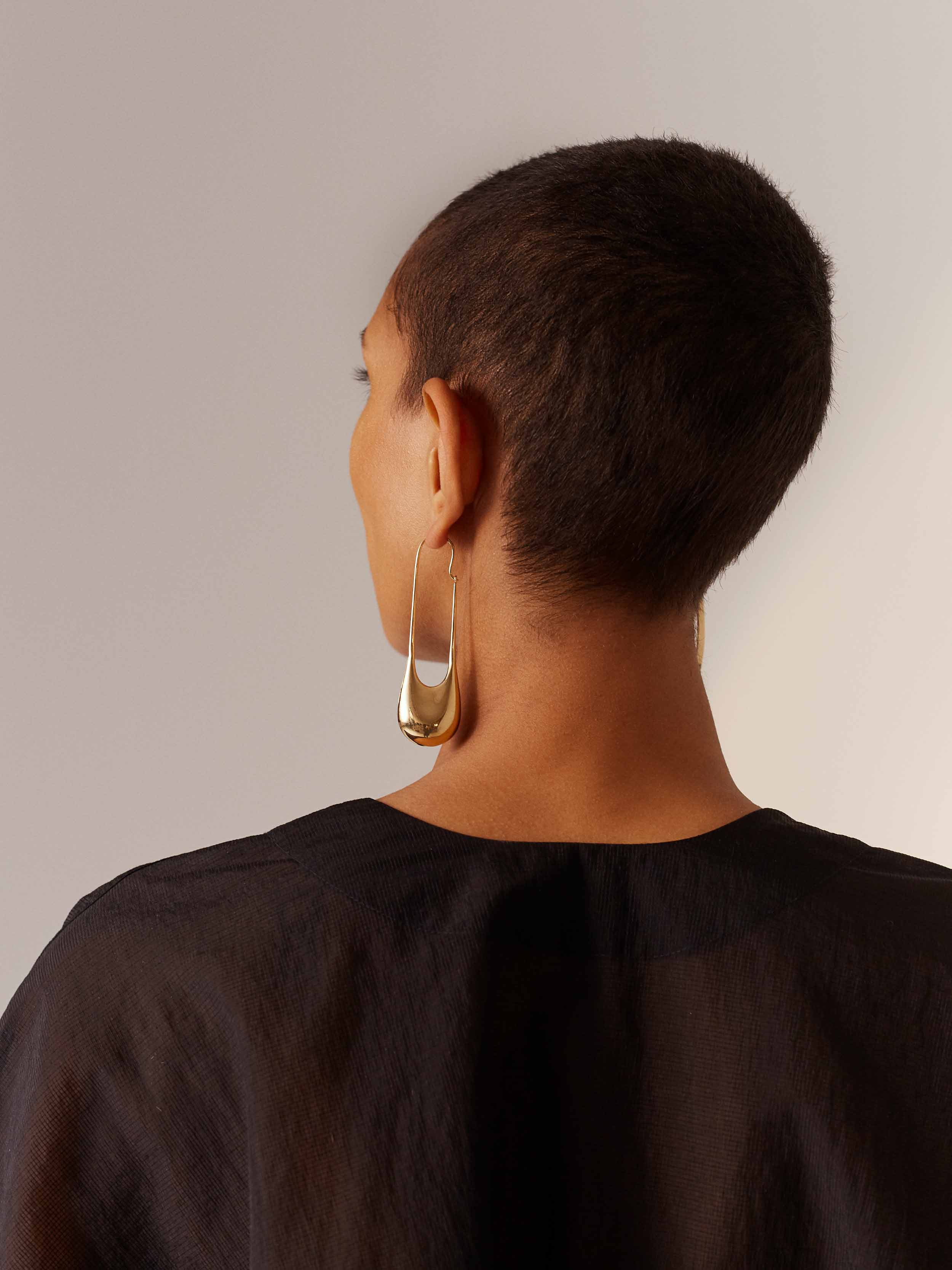 IONIC EARRING