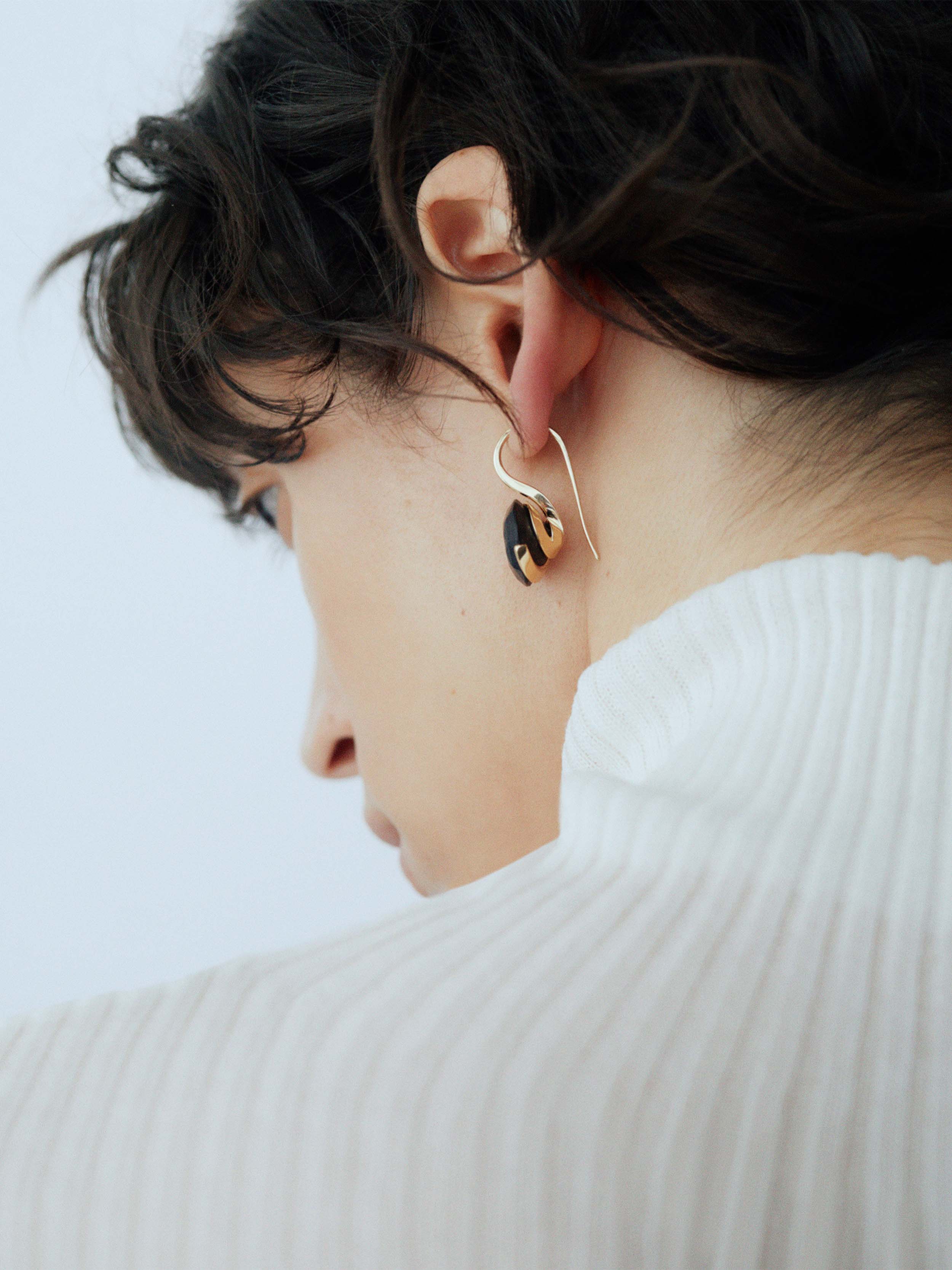 MEADOW EARRING 7CT. BRILLIANT CUT MPINGO LEFT