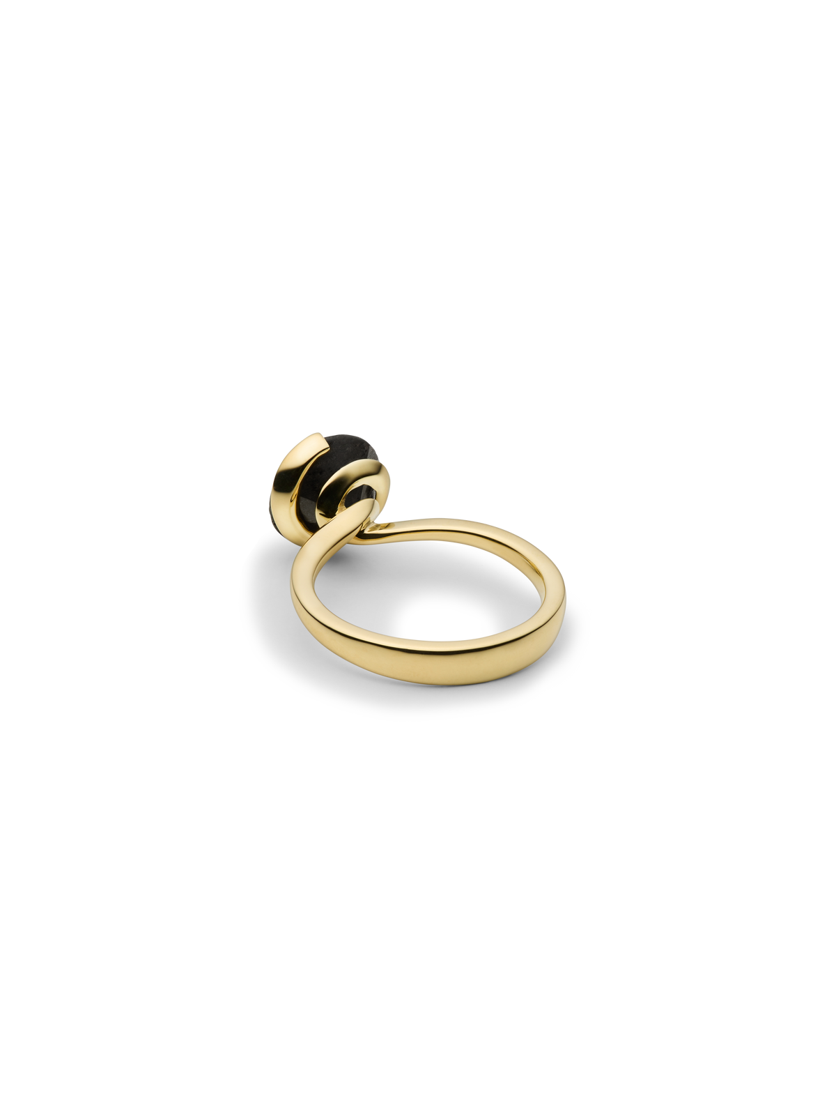 18k gold ring with Mpingo brilliant cut