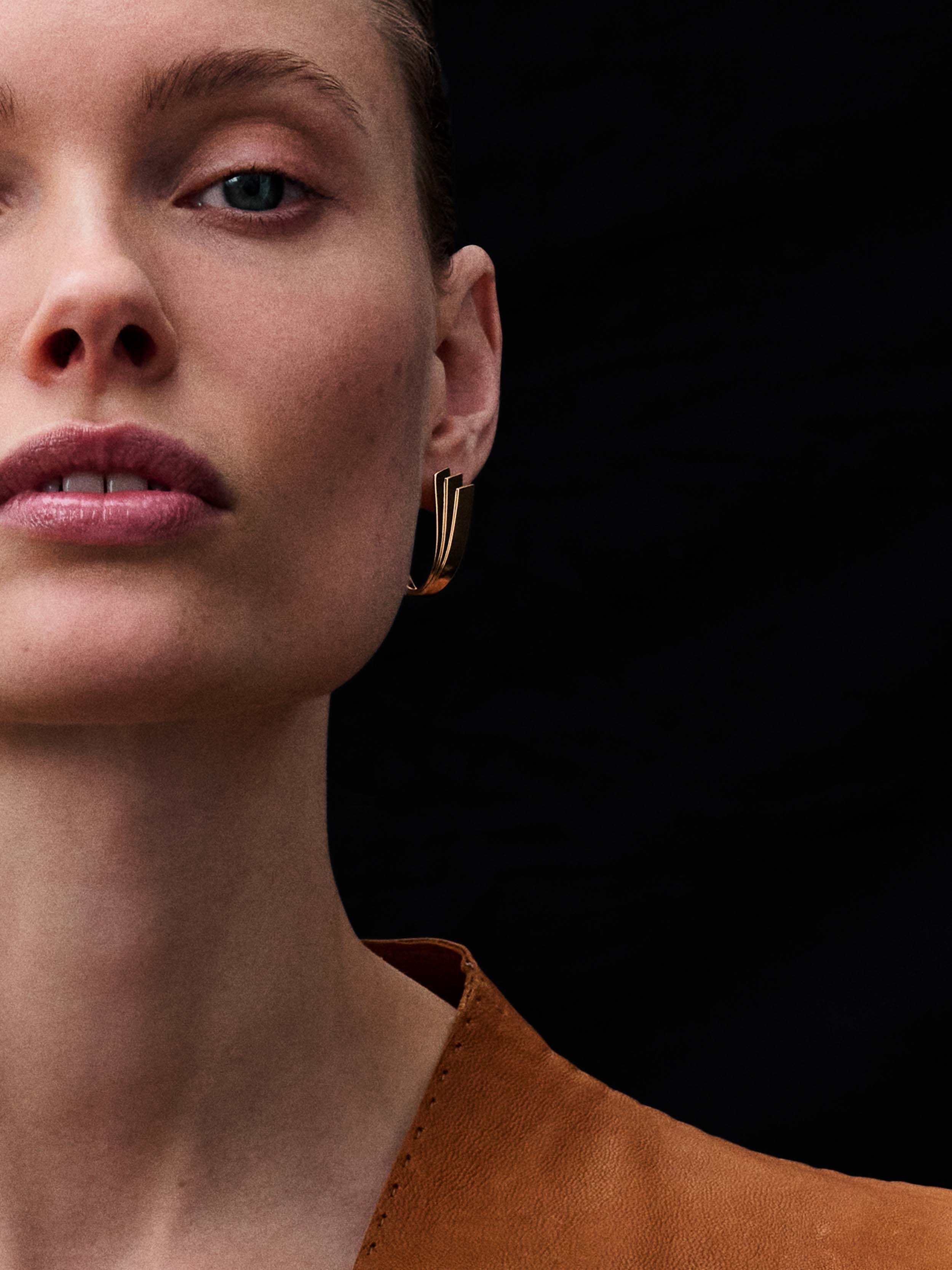 KINRADEN APS SYMMETRY EARRING RIGHT Earrings