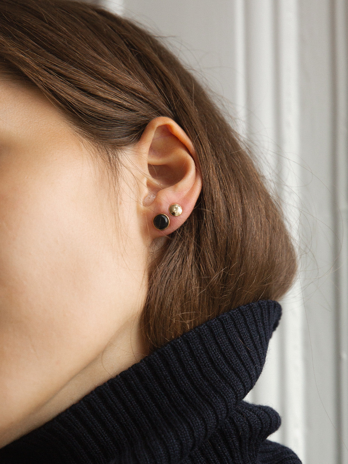 UNSUSPECTED VIOLETS EARRING